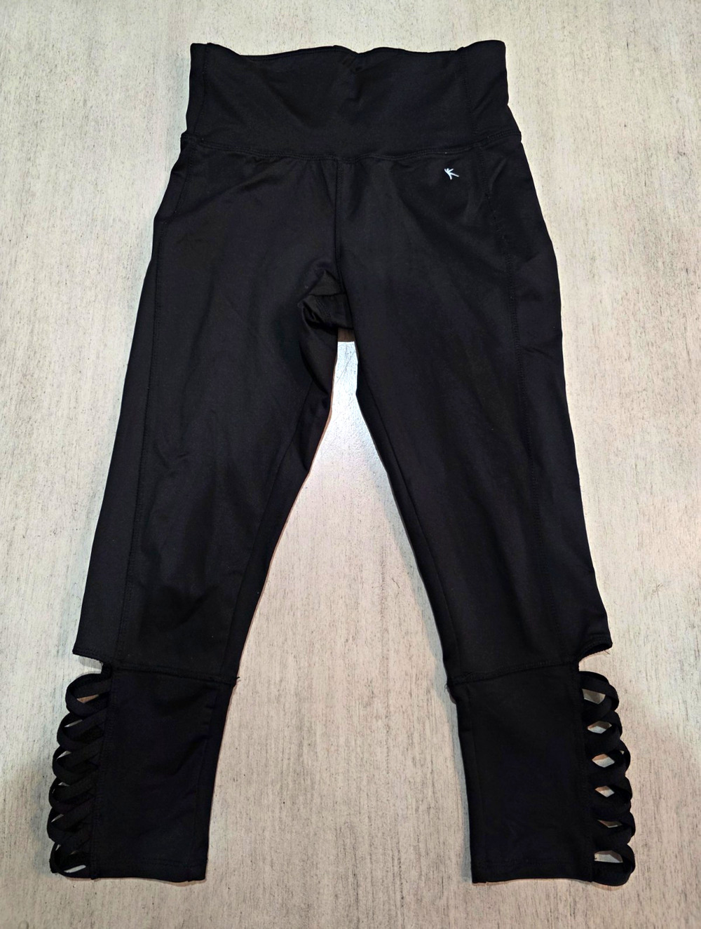 Dri-More Women's Black High Rise Capri Leggings Mesh Cutout Hem Size S